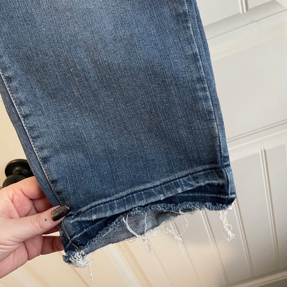 Sky-high Five Button Crop - Picture 2 of 3